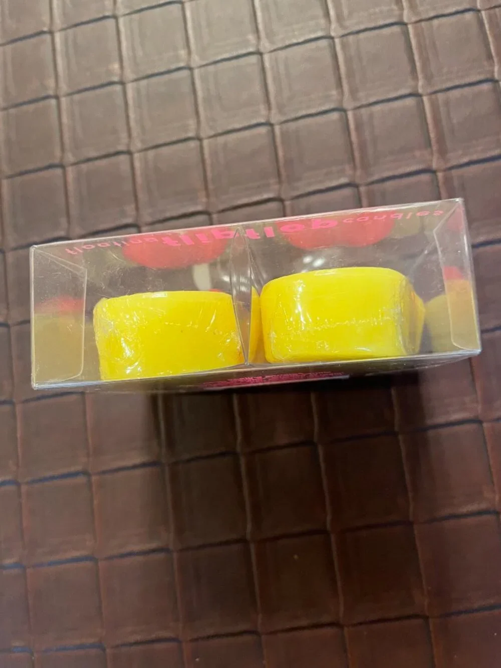 Tag Set of 2 Floating Flip Flop Candle New Yellow & Red